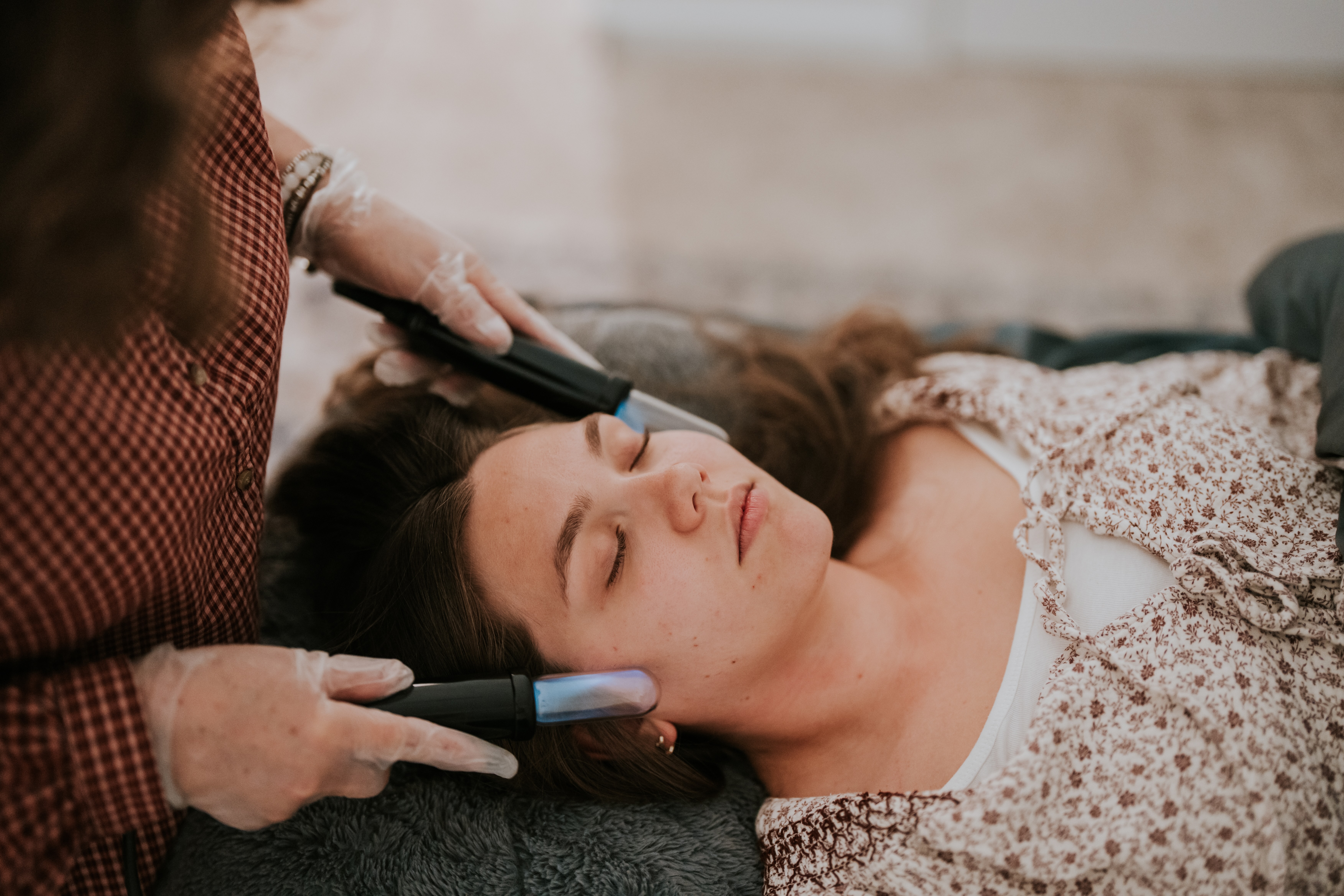 Kelley performing Lymphatic Therapy face and neck session
